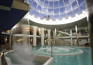 Pool waterfall