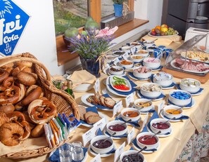 Breakfast buffet
