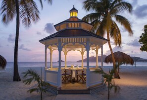 Couples’ dining