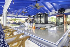 Bar ved poolen