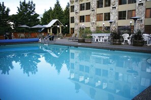 Indoor/outdoor pool