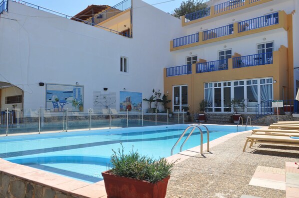 Utomhuspool