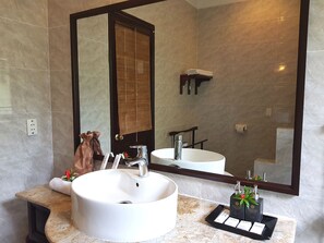 Bathroom sink