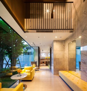 Sala de estar en el lobby
