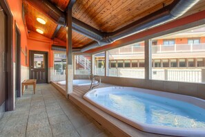 Indoor spa tub