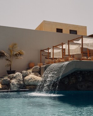 Pool waterfall