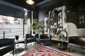 Sittområde i lobbyn