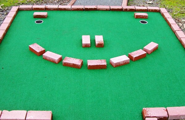 Mini-golf