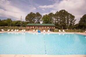 Utomhuspool
