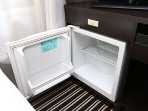 Mini-refrigerator