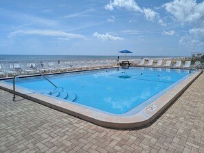 Utomhuspool
