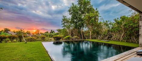 Private pool