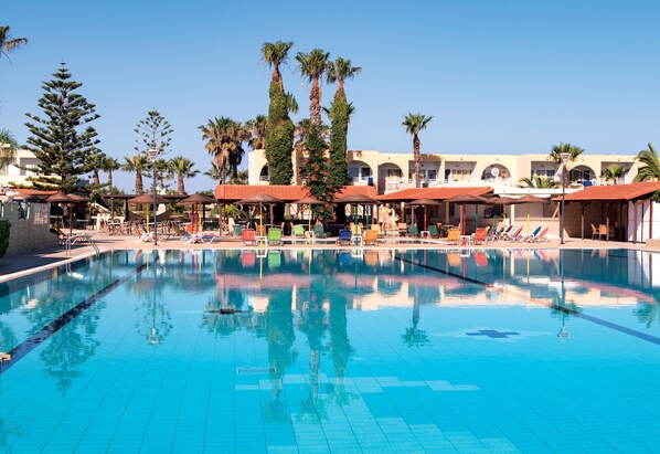 Bar vid poolen