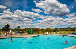Utomhuspool
