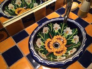 Bathroom sink