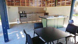 屋外ダイニングエリア