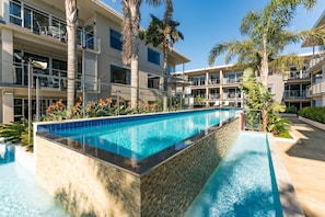 Udendørs pool