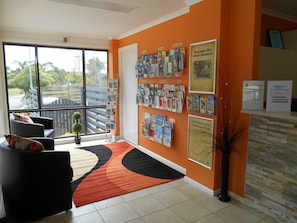 Sala de estar en el lobby