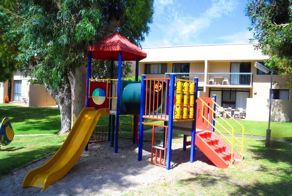 Children’s play area – outdoor