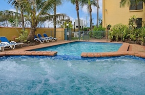 Utomhuspool