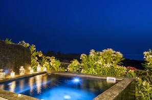 Private spa tub
