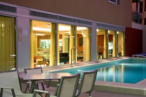 Utomhuspool