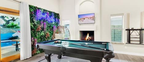 Pool Table, Fireplace, Good Vibes 