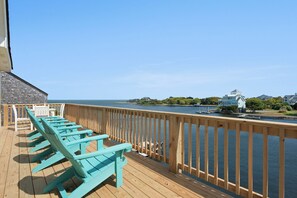 HIFR01: Frisco Sol | Top Level Sun Deck