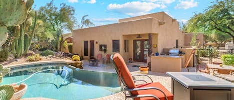 Rancho Villa - Southwestern beauty located across from the Rancho Manana Gold Course.