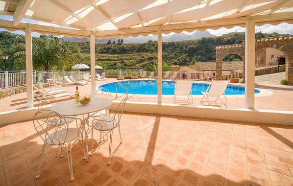 pool