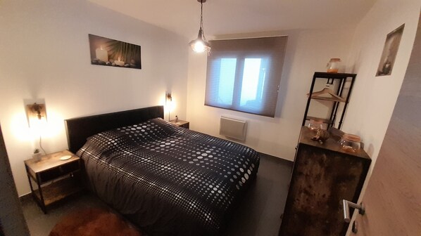 Chambre 1 :  lit queen size 