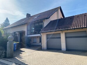 Unser Haus von außen
