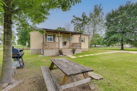 Winnie Vacation Rental | 1BR | 1BA | 409 Sq Ft | 3 Steps to Enter