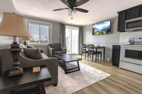 Welcome to Mountain Lodge 349, a sophisticated and modern 2-bedroom property and an ideal location for your next Snowshoe adventure!
