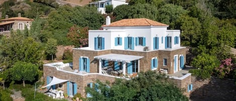 Elegant Andros Retreat | 6-Bedroom Villa | Breathtaking Sea Views | Villa Stenies Megalo | Andros