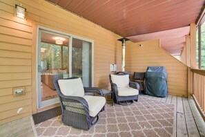 Private Deck | Access to Community Pools