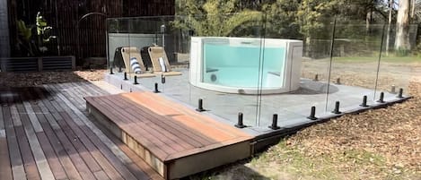 Private Spa area with outdoor shower