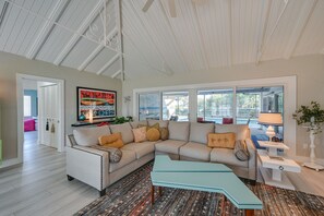 Living Area | Smart TV | Free WiFi | Books | Board Games