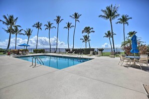 Molokai Shores Community Amenities | Community Pool & Children's Pool