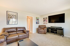 Living Room | Queen Sleeper Sofa | Smart TV | Central A/C + Heating