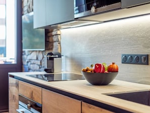 Comptoir, Cabinetry, Propriété, Robinet, Cuisine, Evier, Design Intérieur, Évier, Bâtiment