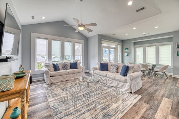 Living Room with Vaulted Ceilings