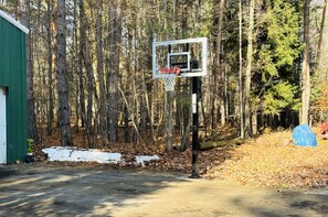 Basketball hoop