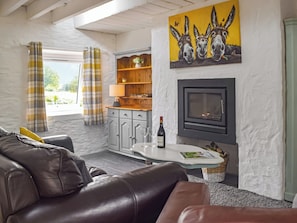 Living room | Yr Ysgubor - Neuadd Deg, Carmarthen