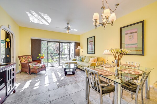 Naples Vacation Rental | 2BR | 2BA | Stairs Required | 965 Sq Ft