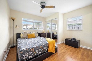 Queen bed with ensuite bathroom