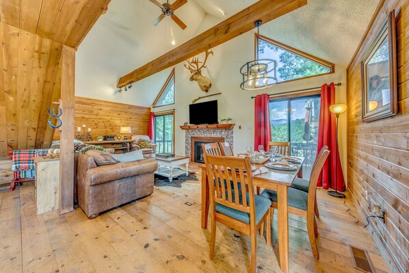 Ruidoso Vacation Rental | 2BR | 2BA | 1,152 Sq Ft | Stairs to Enter