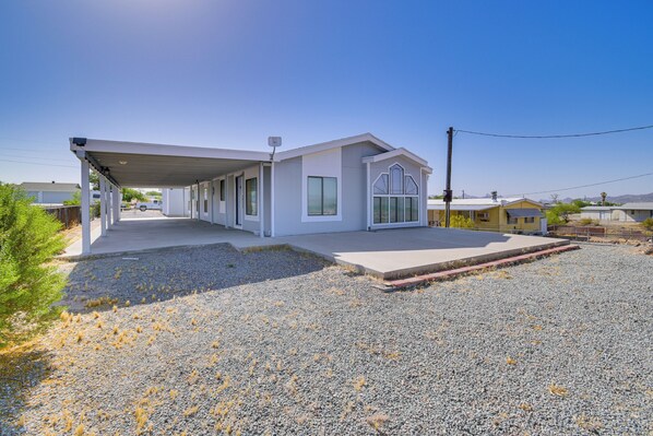 Topock Vacation Rental | 2BR | 2BA | 1,440 Sq Ft | Step-Free Access