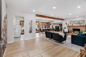 Entrance way, laundry room to the left. 