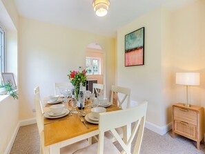 Dining room | Strawberry Field - Norwood Park, All Nottinghamshire